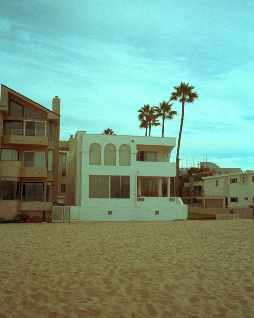 ANALOGUE POSTCARDS FROM LOS ANGELES